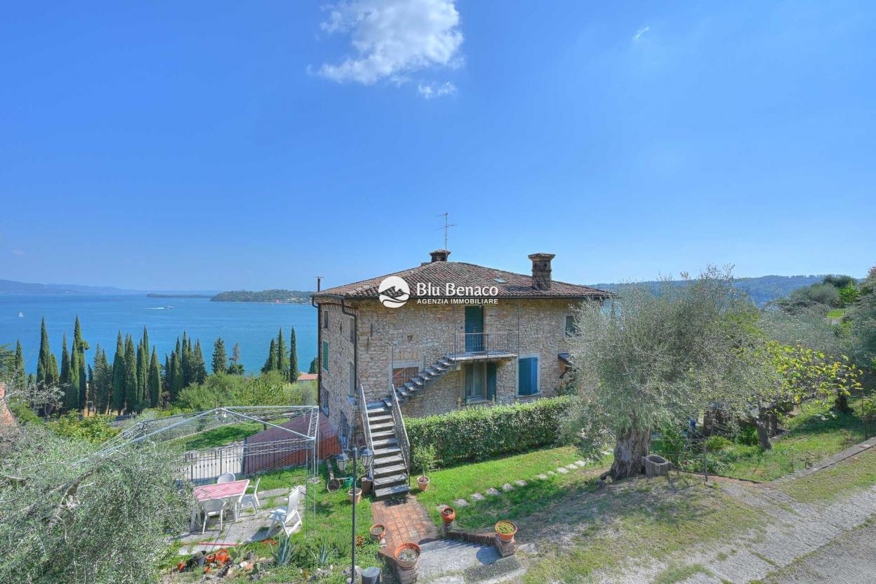 Amazing historic Villa for sale in Salò