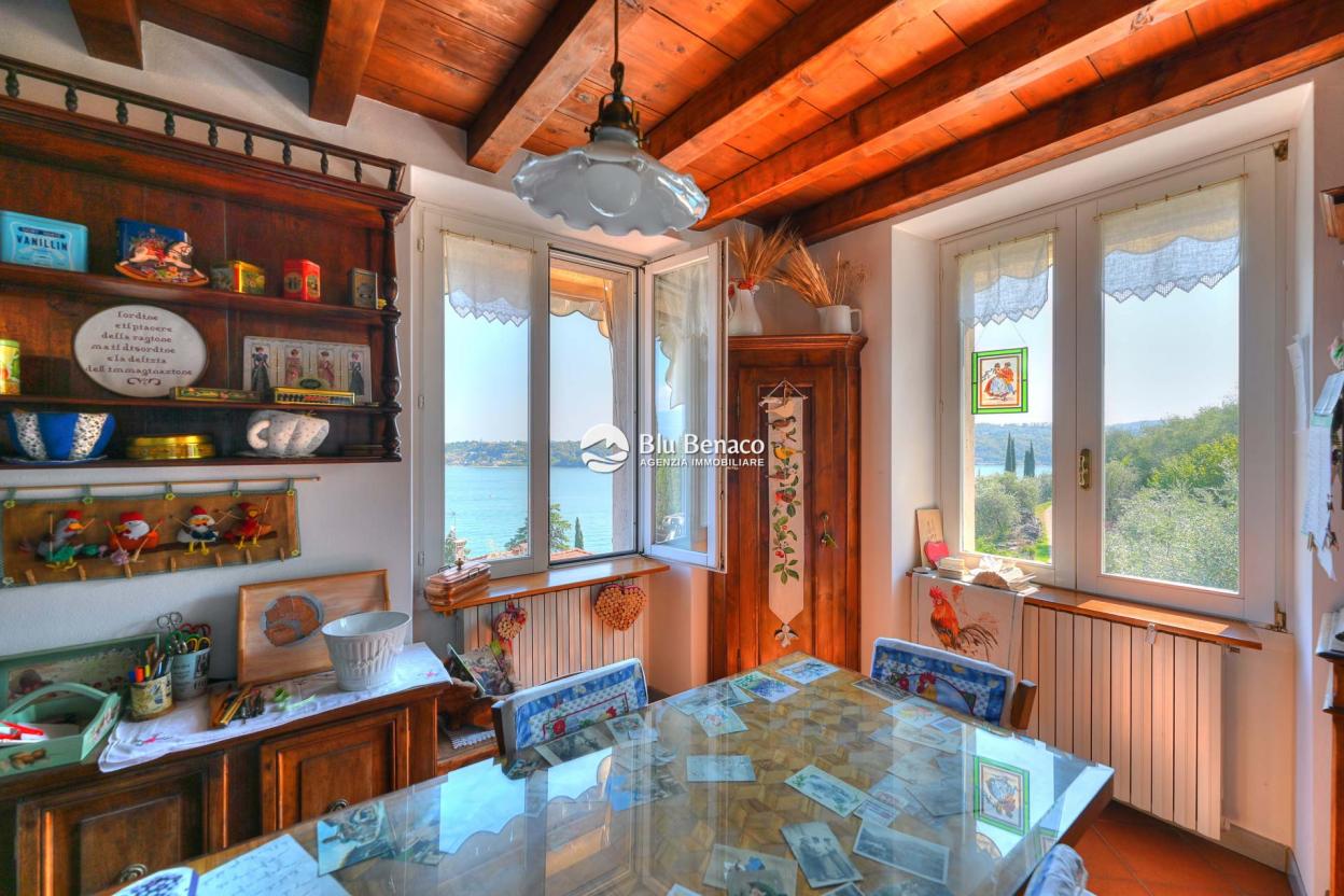 Amazing historic Villa for sale in Salò