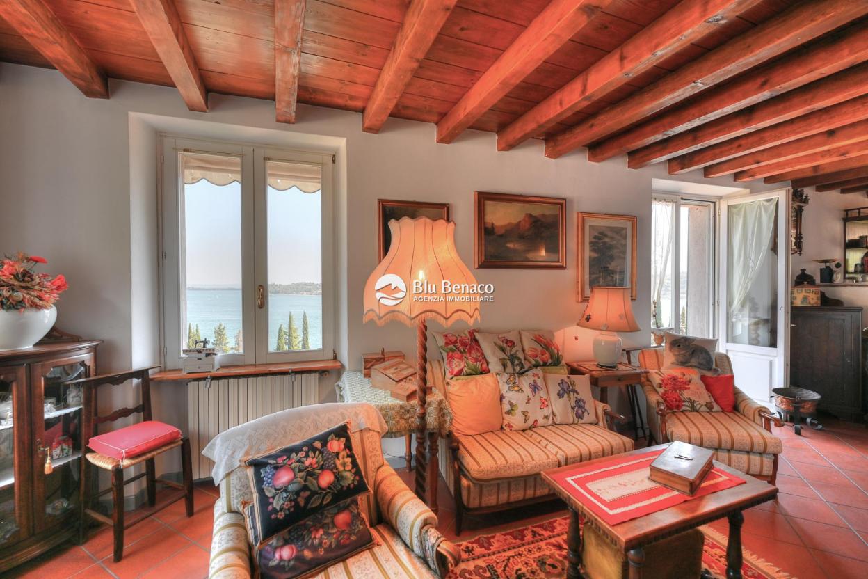Amazing historic Villa for sale in Salò
