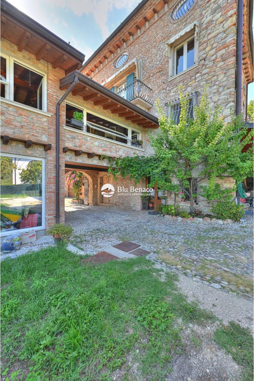 Amazing historic Villa for sale in Salò