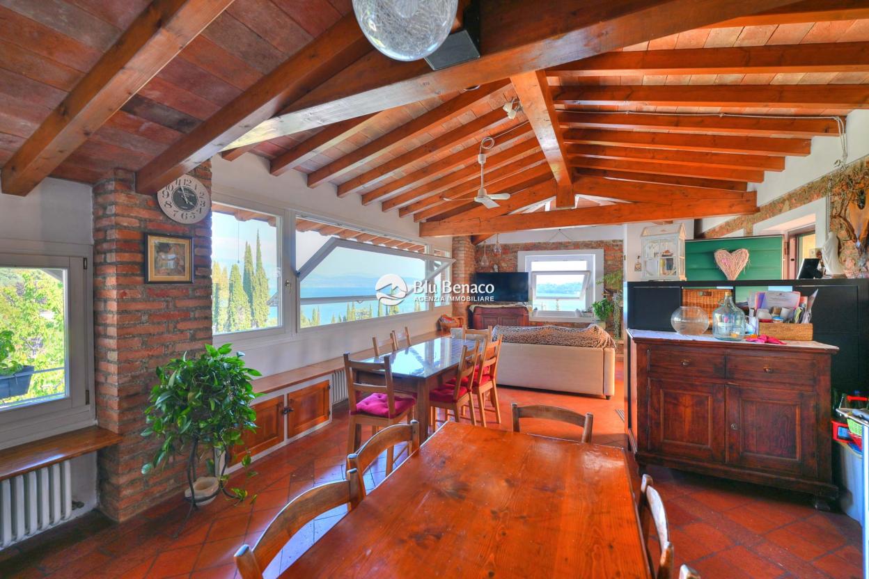 Amazing historic Villa for sale in Salò
