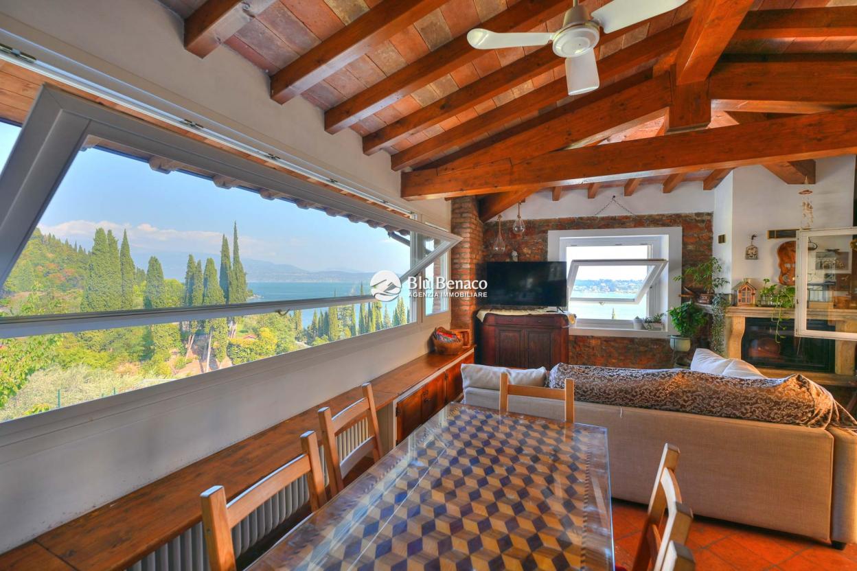 Amazing historic Villa for sale in Salò