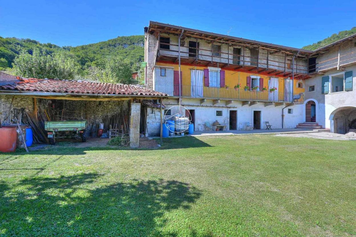 Agricultural house in Gargnano