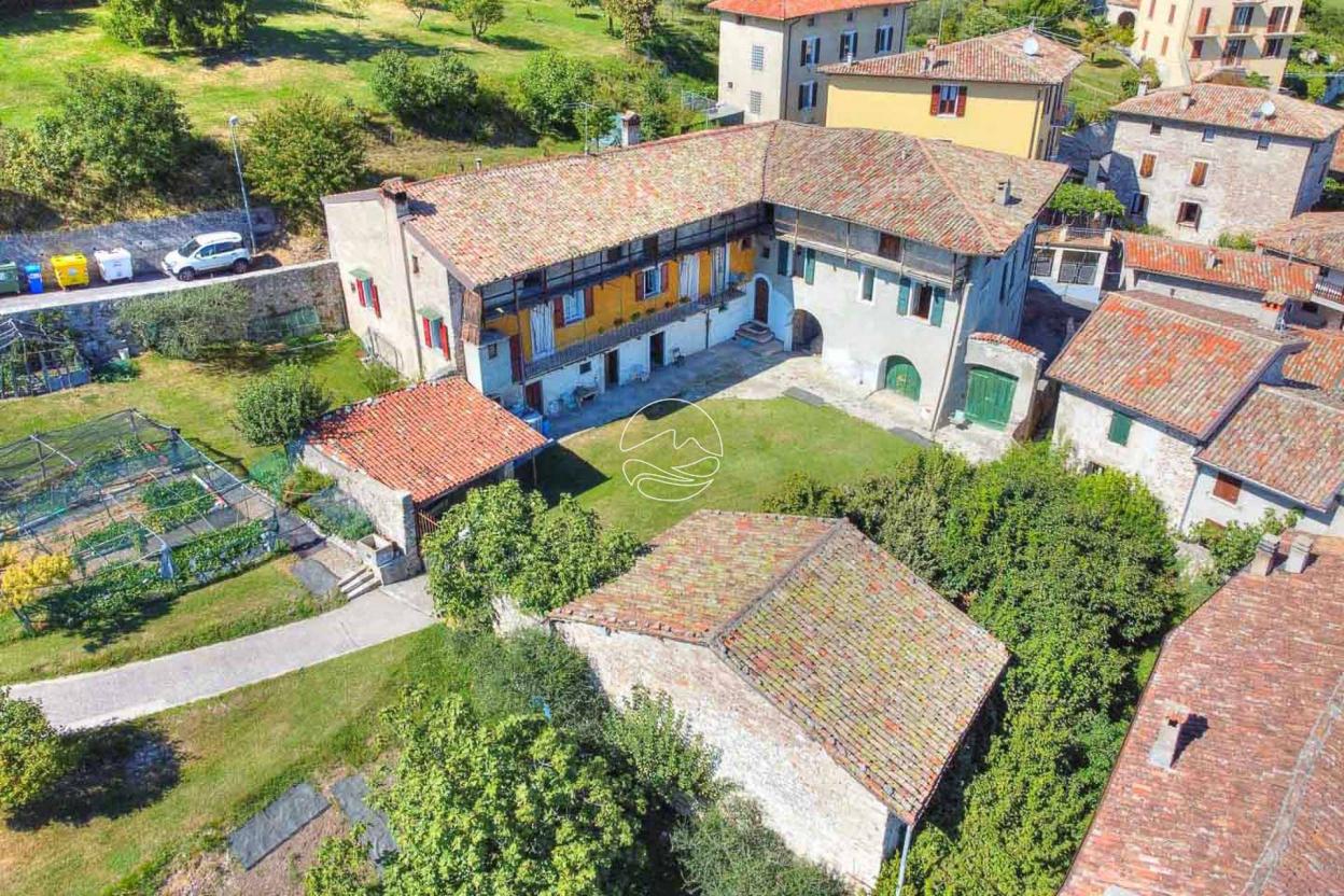 Agricultural house in Gargnano