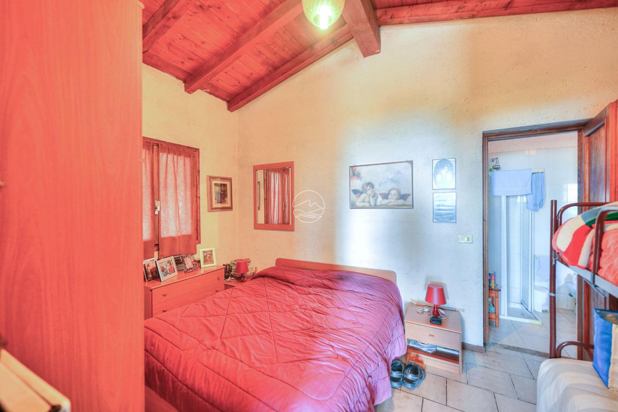 Small mountain house in Toscolano Maderno