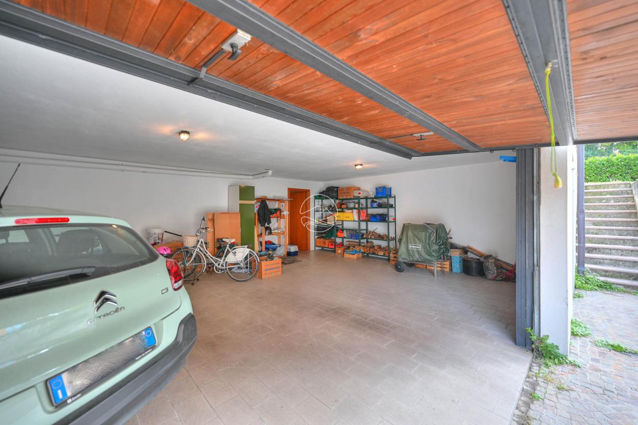 Single villa in Toscolano Maderno