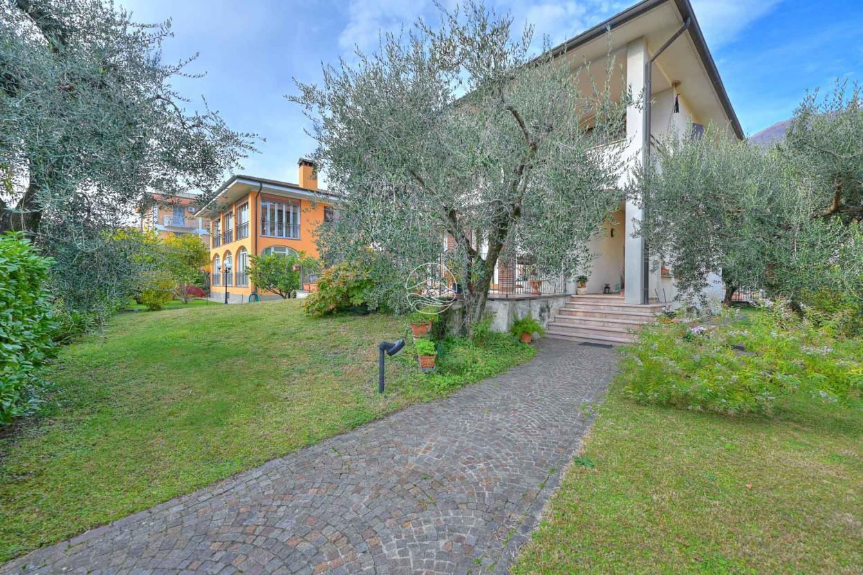 Single villa in Toscolano Maderno