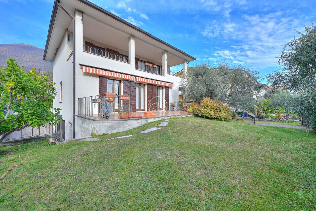 Single villa in Toscolano Maderno