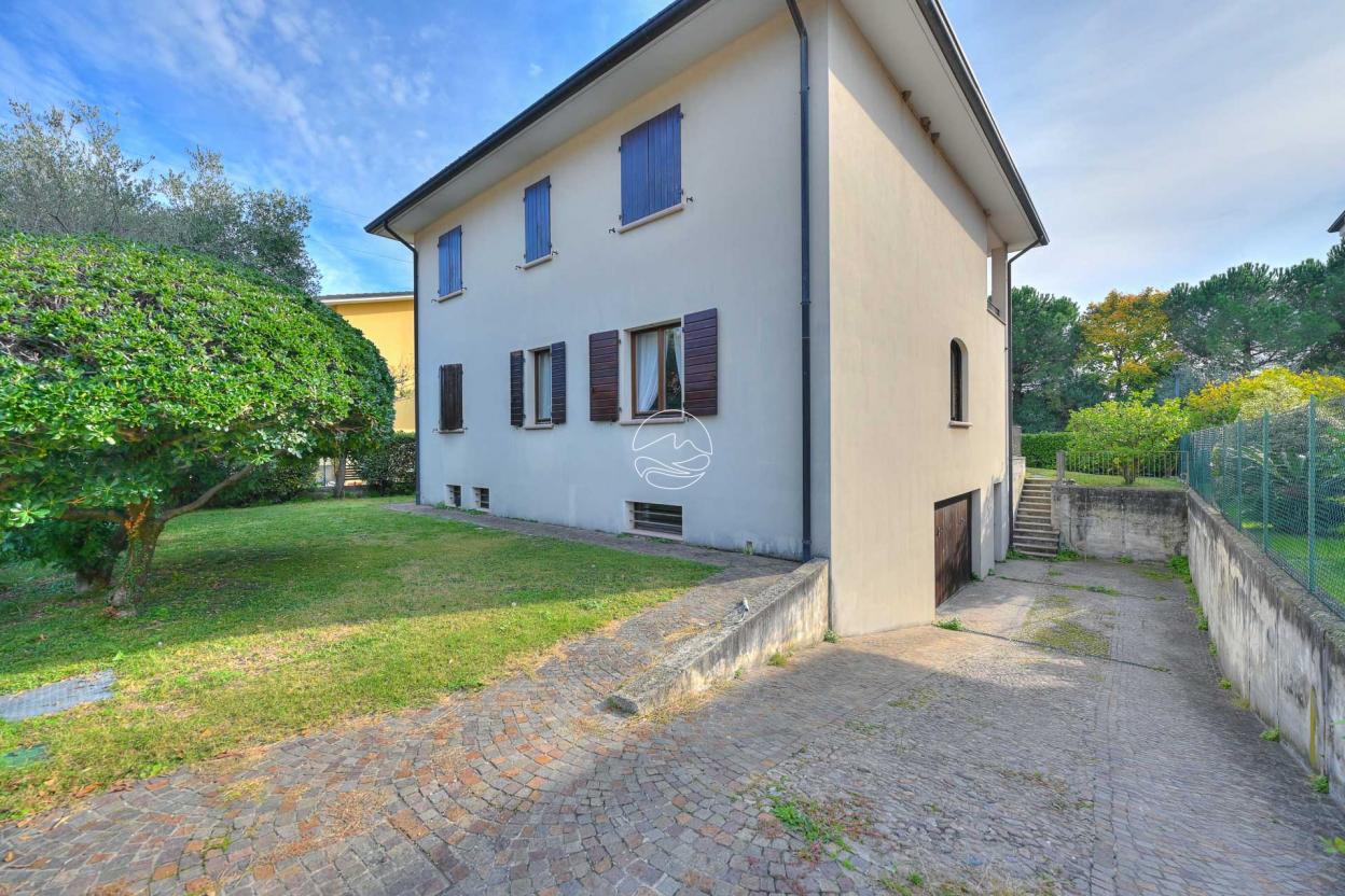 Single villa in Toscolano Maderno