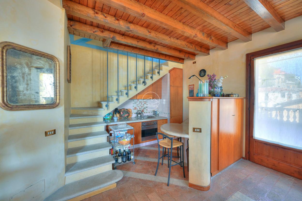Dreizimmerwohnung in historischem Wohnhaus in Maderno zu verkaufen