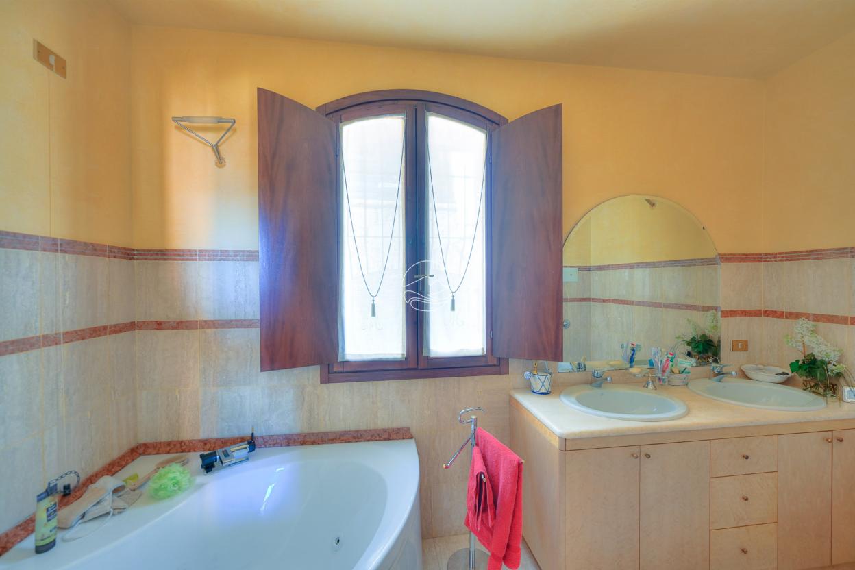 Dreizimmerwohnung in historischem Wohnhaus in Maderno zu verkaufen