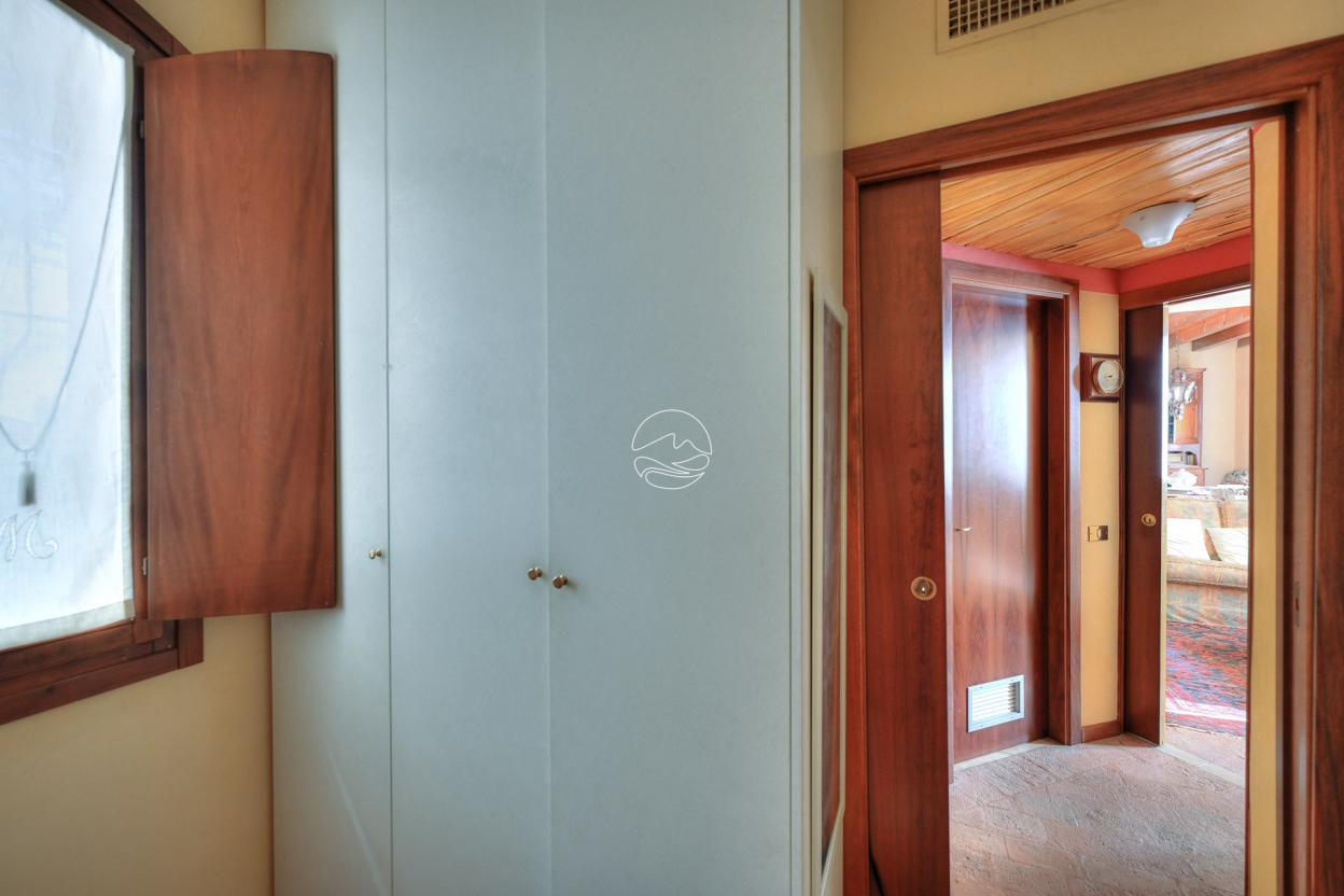 Dreizimmerwohnung in historischem Wohnhaus in Maderno zu verkaufen