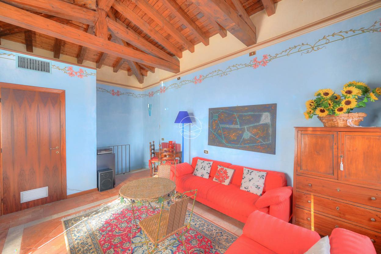 Dreizimmerwohnung in historischem Wohnhaus in Maderno zu verkaufen