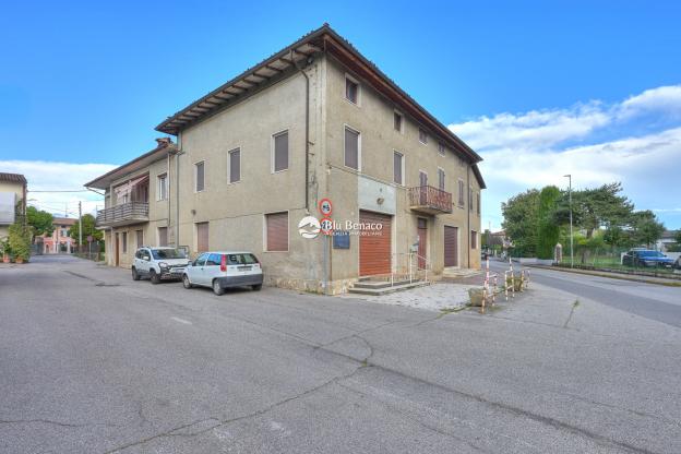 Porzione di casa cielo terra, con portico esterno