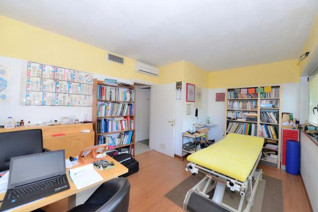 Büro zum Verkauf in Toscolano Maderno