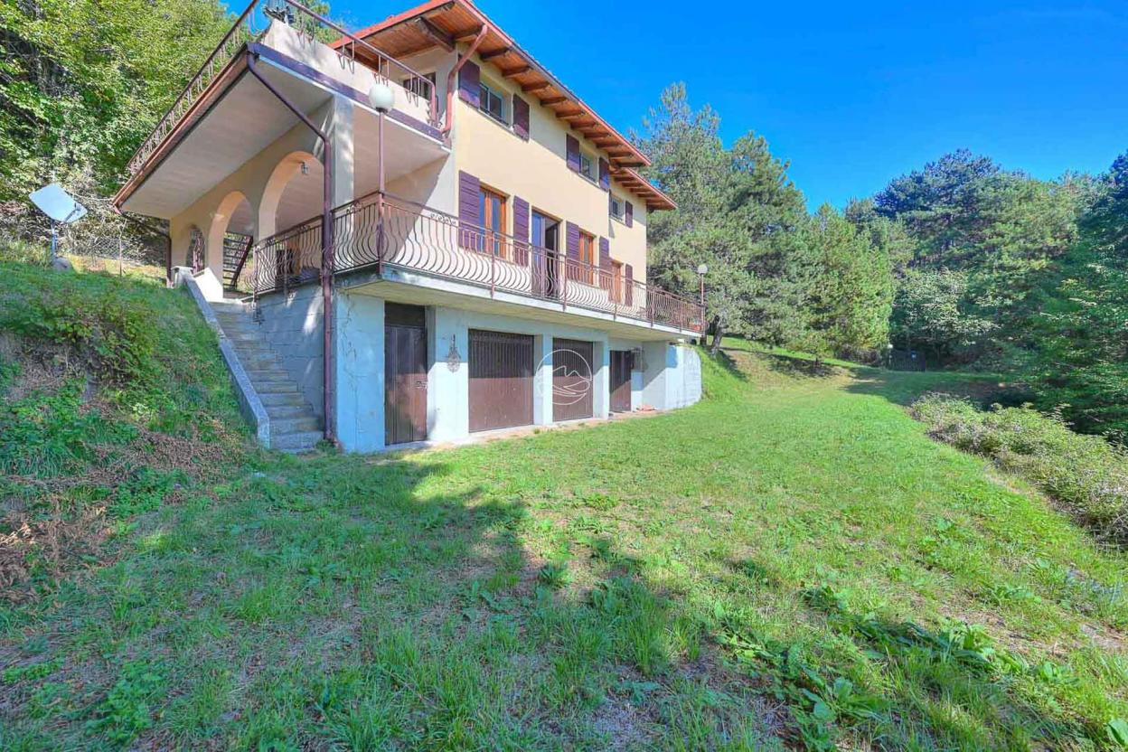 Villa with wonderful lake view in Tignale